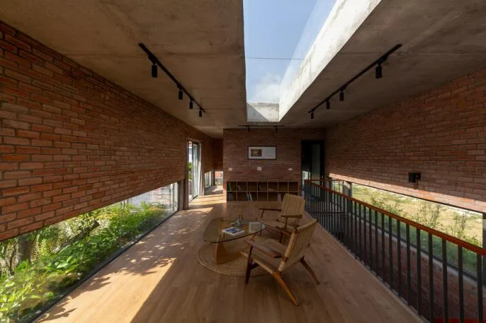 BIM Architecture | Enjoying the Courtyard, Watching Fish in Peace: Vietnam Green Screen Residence/HGAA