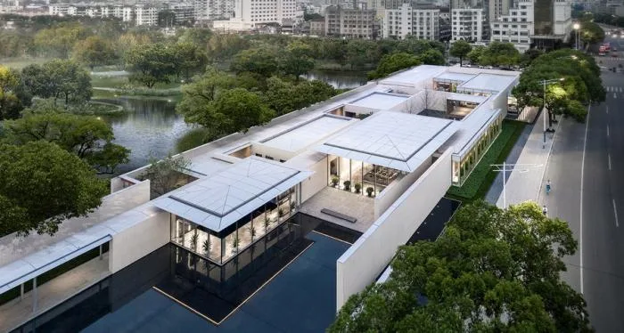BIM Architecture | Three courtyard under ten large camphor trees: Future City Exhibition Hall/Meng Fanhao - ad · line+studio