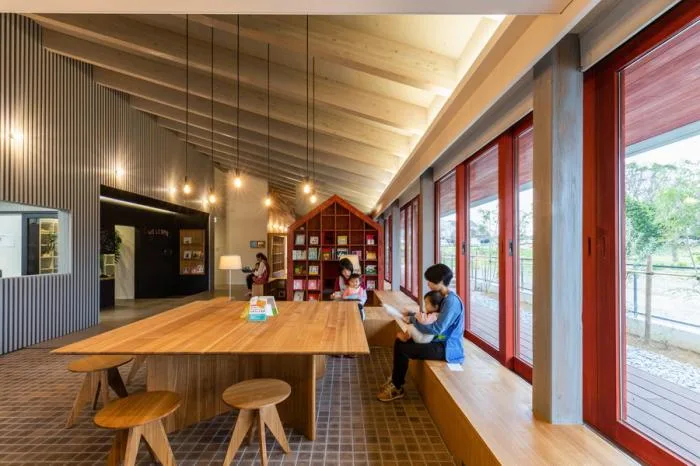 BIM architecture | KNO daycare center, book forest under the eaves/Hibino design+Youji no Shiro