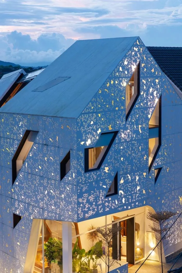 BIM Architecture | Starry Stars, Giant Lanterns at Night/Le House