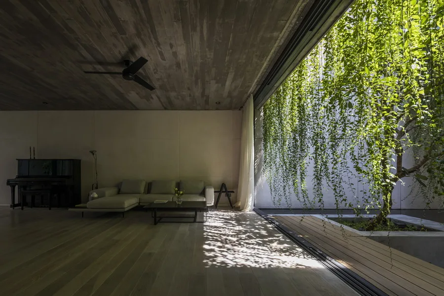 BIM Architecture | Tan Dinh Residence in Vietnam, simply living on the "bridge"/MIA Design Studio