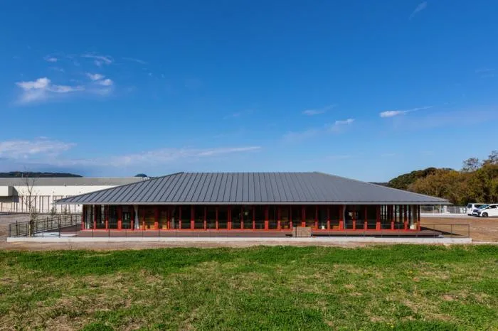 BIM architecture | KNO daycare center, book forest under the eaves/Hibino design+Youji no Shiro