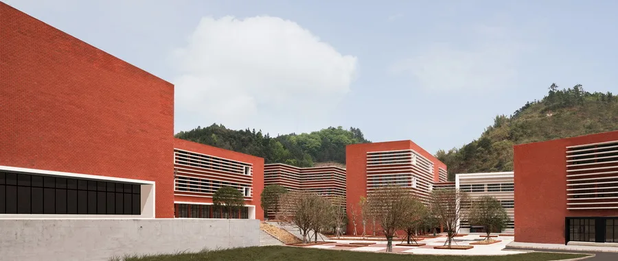 BIM Architecture | Qiannan Mountain Fire and Emergency Rescue Training Center/West Line Studio