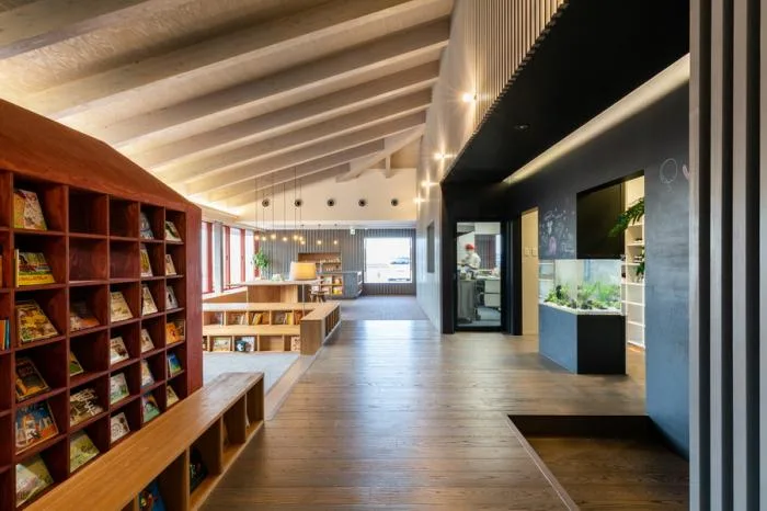 BIM architecture | KNO daycare center, book forest under the eaves/Hibino design+Youji no Shiro