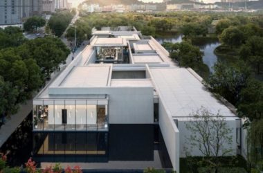 BIM Architecture: Future City Exhibition Hall by Meng Fanhao Featuring Three Courtyards Beneath Ten Large Camphor Trees - ad · line+studio-BIM WORLD