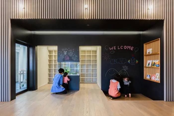BIM architecture | KNO daycare center, book forest under the eaves/Hibino design+Youji no Shiro