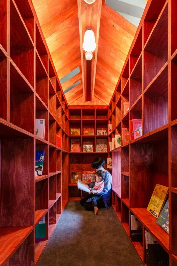 BIM architecture | KNO daycare center, book forest under the eaves/Hibino design+Youji no Shiro