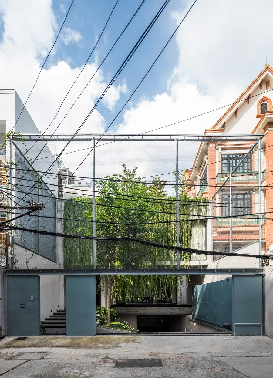 BIM Architecture | Tan Dinh Residence in Vietnam, simply living on the "bridge"/MIA Design Studio