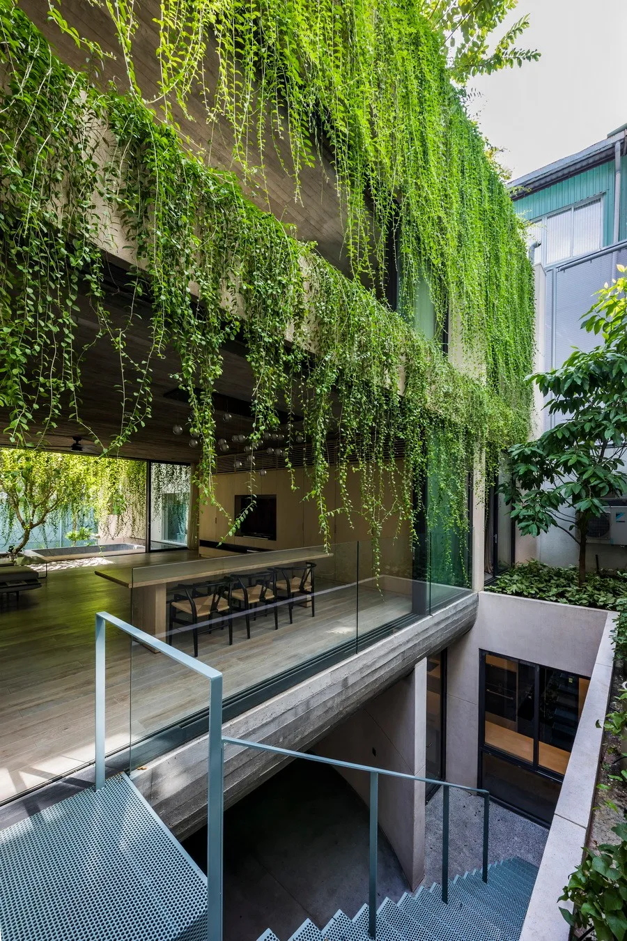 BIM Architecture | Tan Dinh Residence in Vietnam, simply living on the "bridge"/MIA Design Studio