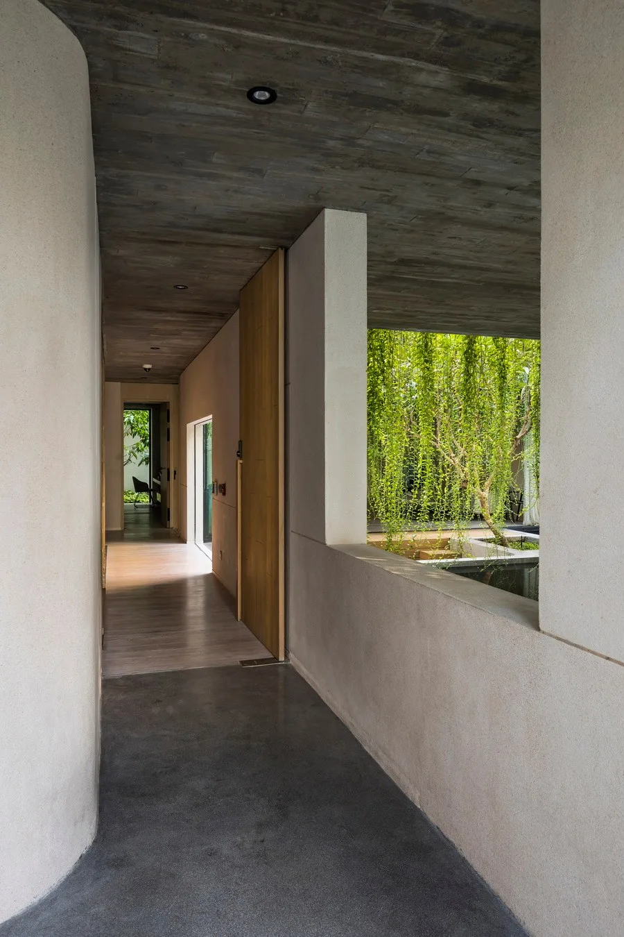 BIM Architecture | Tan Dinh Residence in Vietnam, simply living on the "bridge"/MIA Design Studio