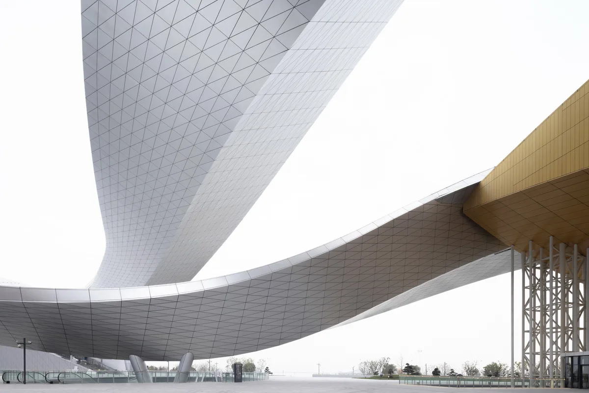 BIM Architecture | Suzhou Bay Grand Theater: 'ribbon' on the bank of Taihu Lake / Christian de Bouzanbach