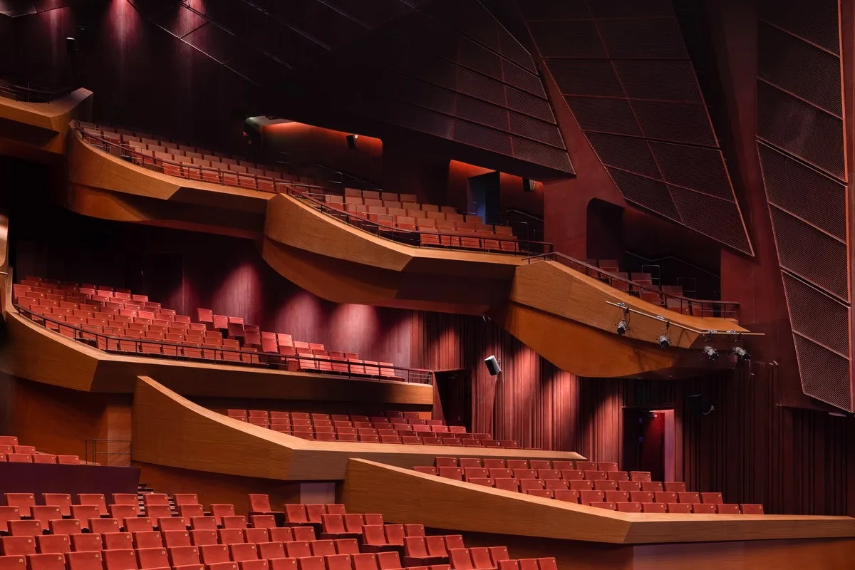 BIM Architecture | Suzhou Bay Grand Theater: 'ribbon' on the bank of Taihu Lake / Christian de Bouzanbach
