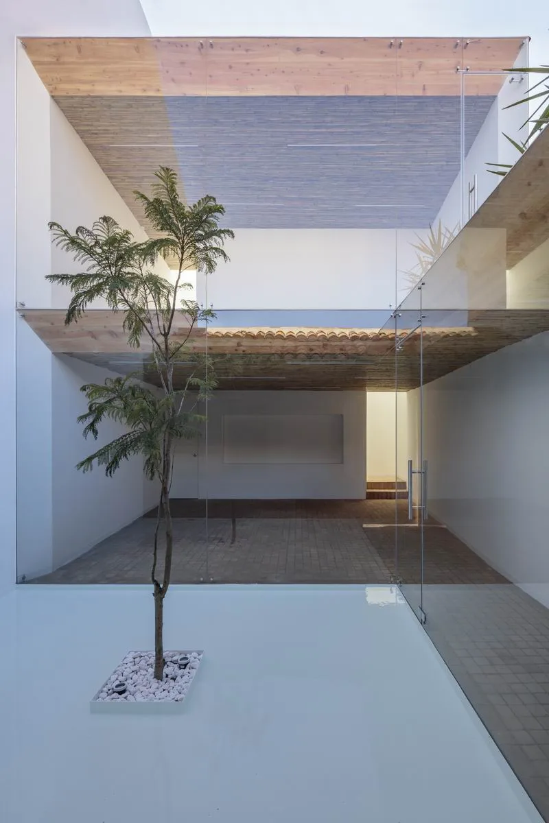 BIM Architecture | Renovation of Old Buildings | Ecuadorian Glass Restaurant