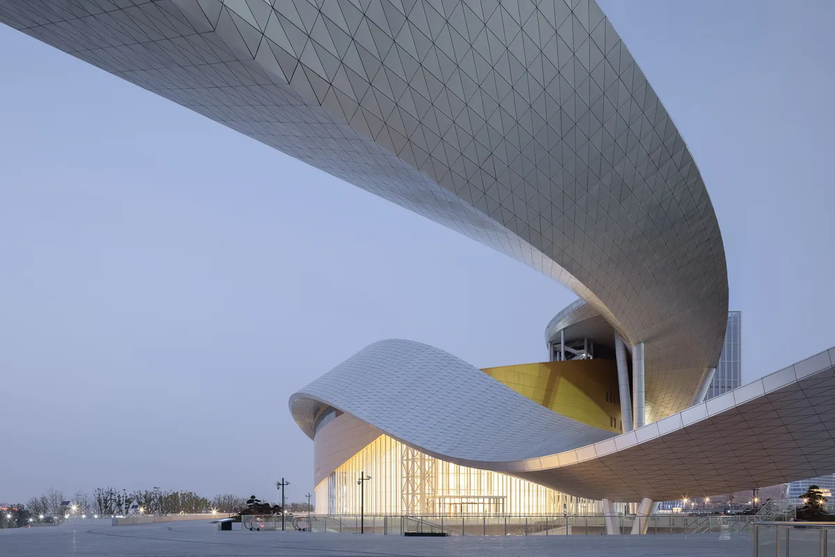BIM Architecture | Suzhou Bay Grand Theater: 'ribbon' on the bank of Taihu Lake / Christian de Bouzanbach