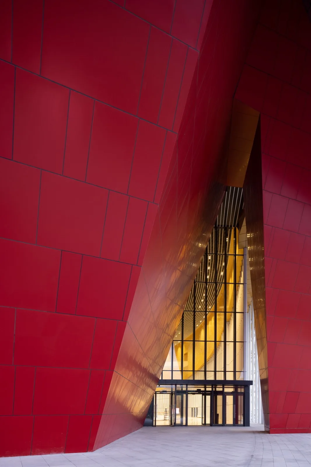 BIM Architecture | Suzhou Bay Grand Theater: 'ribbon' on the bank of Taihu Lake / Christian de Bouzanbach