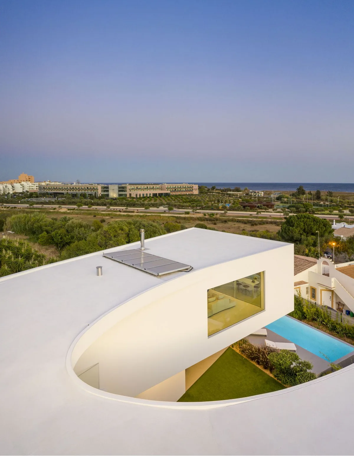 BIM Architecture | Dorfler Residential in Portugal, Bold and Elegant Curves/Vitor Vilhena Arquitectura