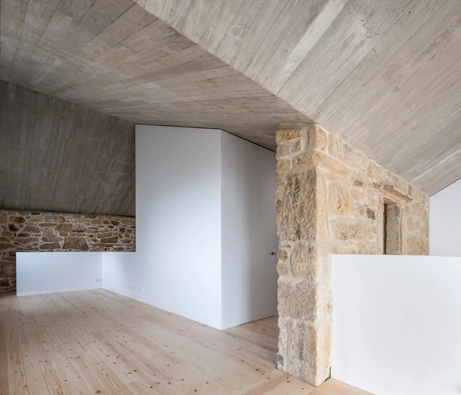 BIM Architecture | Collision of Concrete and Stone | Residential Restoration in Mira Flores, Spain