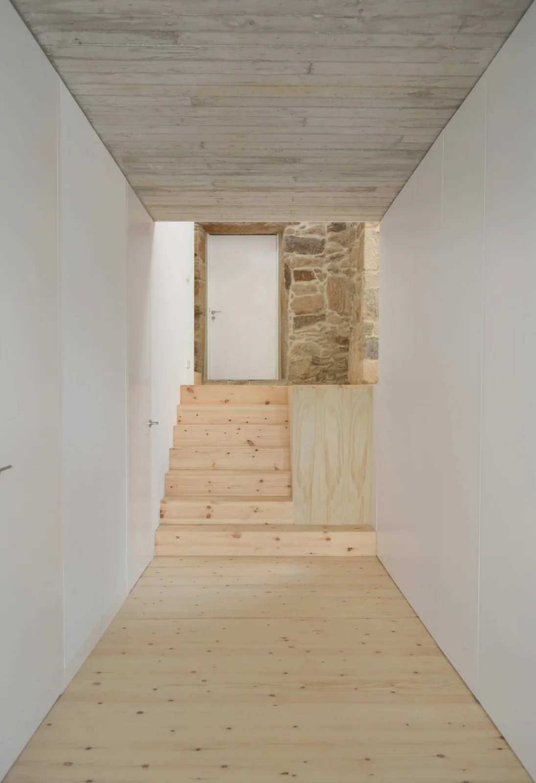BIM Architecture | Collision of Concrete and Stone | Residential Restoration in Mira Flores, Spain