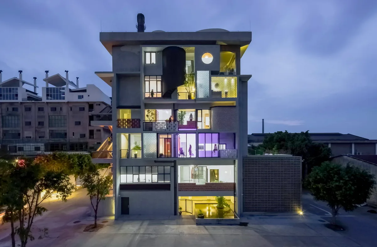 BIM Architecture | Purple Mud Twelve Doors Boundless Community/Gate Building