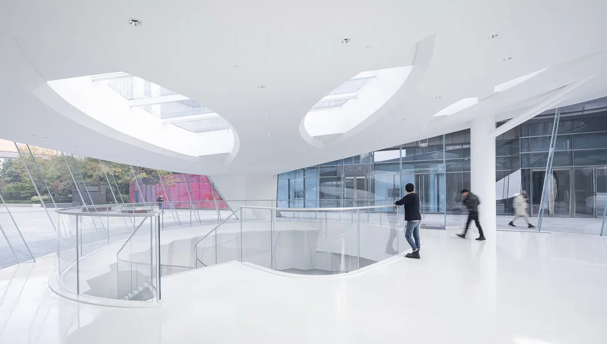 BIM Architecture | Shanghai Hongqiao's First Contemporary Art Museum: A 'Wing' Emerging from the Square Urban Texture / San Yi Design