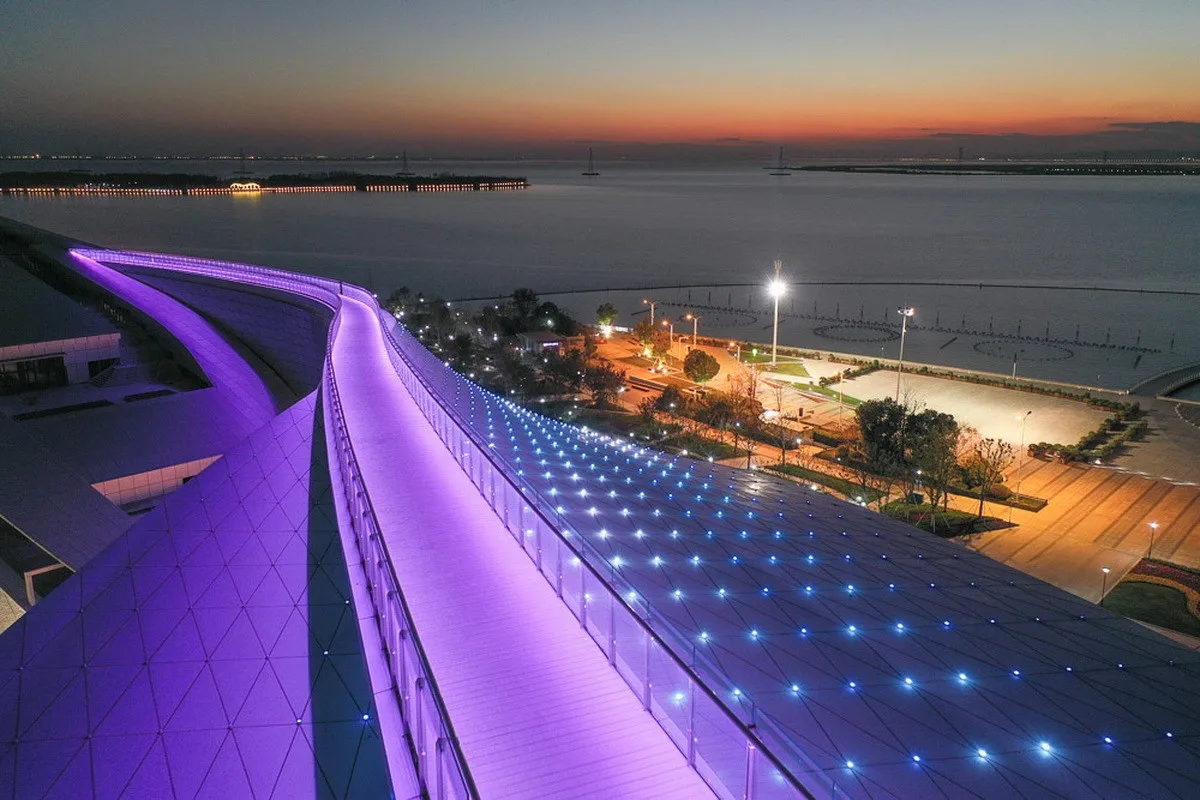 BIM Architecture | Suzhou Bay Grand Theater: 'ribbon' on the bank of Taihu Lake / Christian de Bouzanbach