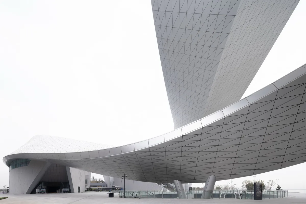 BIM Architecture | Suzhou Bay Grand Theater: 'ribbon' on the bank of Taihu Lake / Christian de Bouzanbach