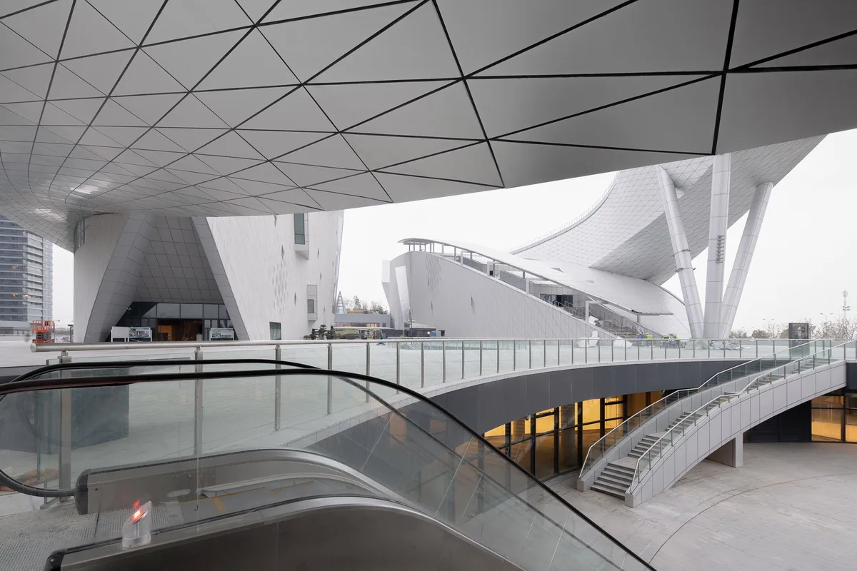 BIM Architecture | Suzhou Bay Grand Theater: 'ribbon' on the bank of Taihu Lake / Christian de Bouzanbach