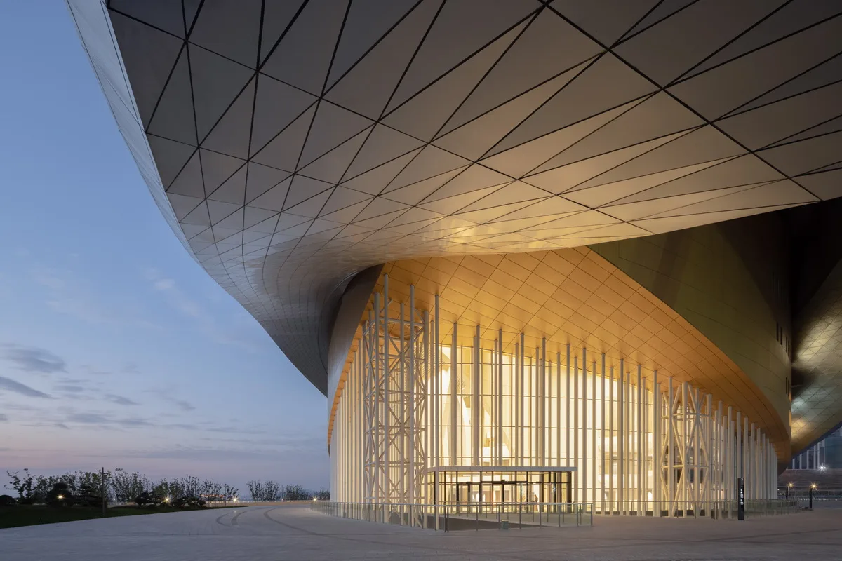 BIM Architecture | Suzhou Bay Grand Theater: 'ribbon' on the bank of Taihu Lake / Christian de Bouzanbach