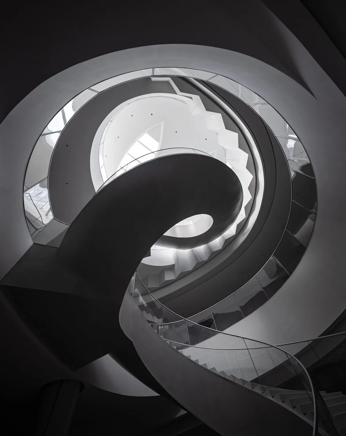 BIM Architecture | Shanghai Hongqiao's First Contemporary Art Museum: A 'Wing' Emerging from the Square Urban Texture / San Yi Design