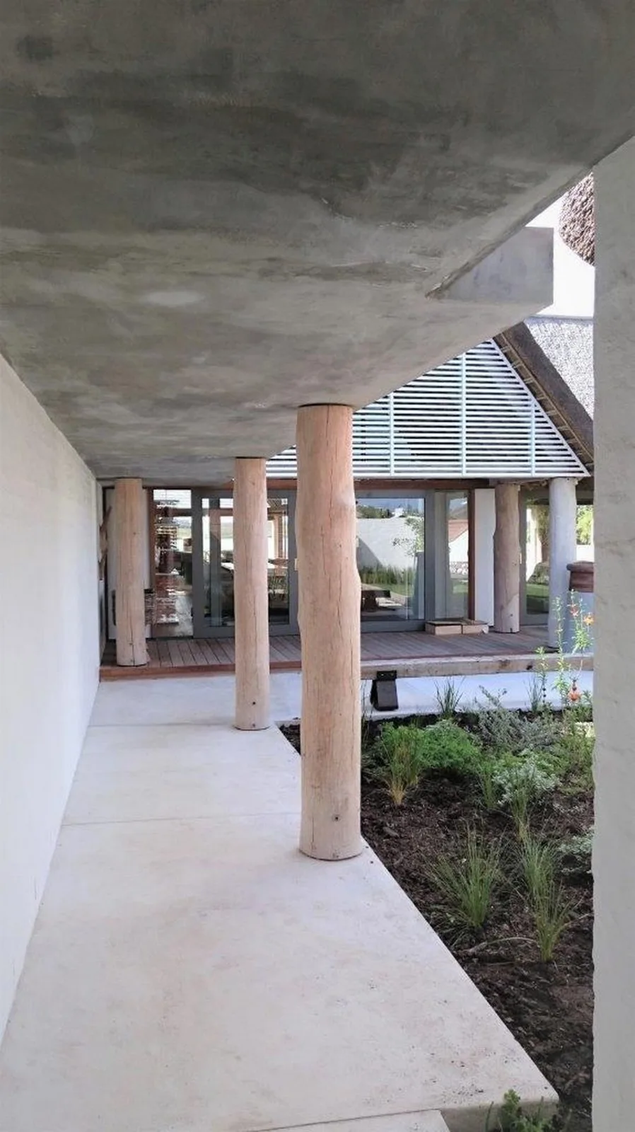 BIM Architecture | South African Rural Vacation Home, Rural Brutalism/Bert Pepler Architects