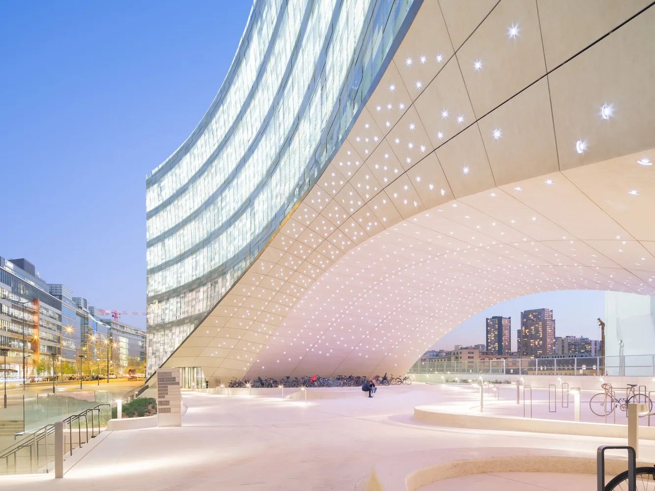 BIM Architecture | Norwegian firm Sn ø hetta moves snow like buildings to Paris | Paris headquarters of Le Monde