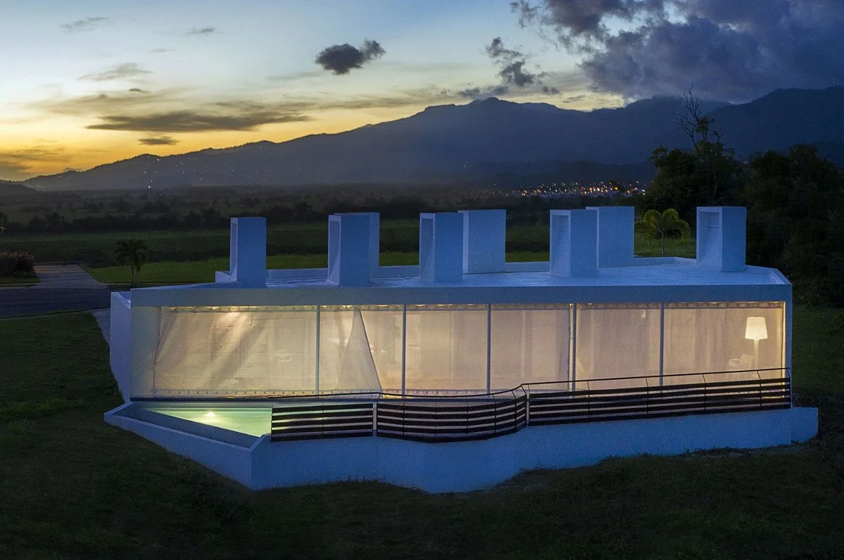 BIM Architecture | Puerto Rico White 'Chimney' Residence: Half Enclosed, Half Outward/FUSTER+Architects