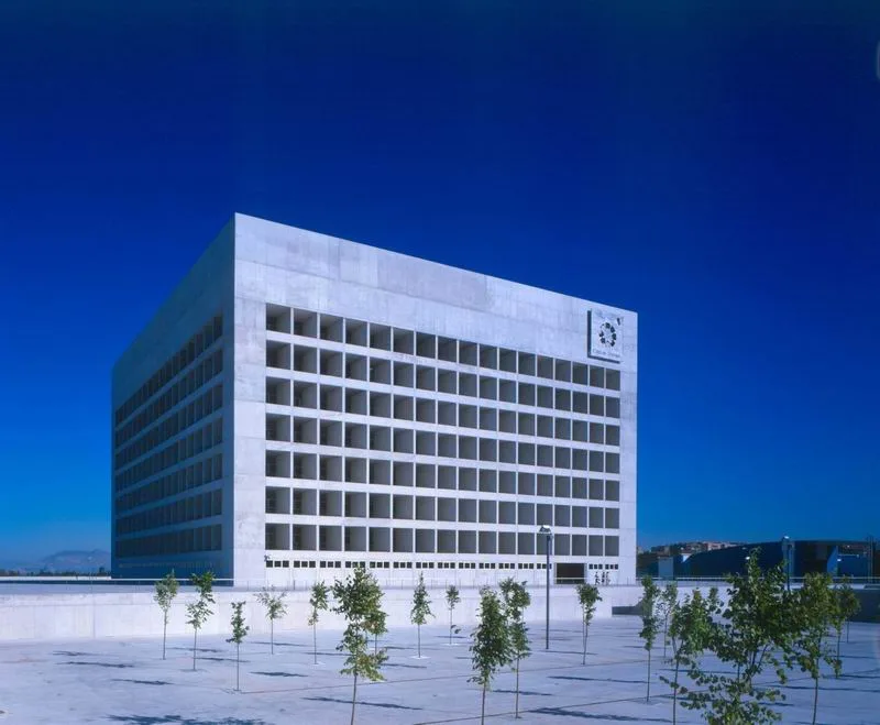 BIM Architecture | Classic Project: The Story of Light and Concrete | Granada Savings Bank Headquarters