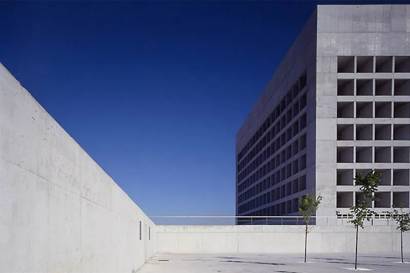 BIM Architecture | Classic Project: The Story of Light and Concrete | Granada Savings Bank Headquarters
