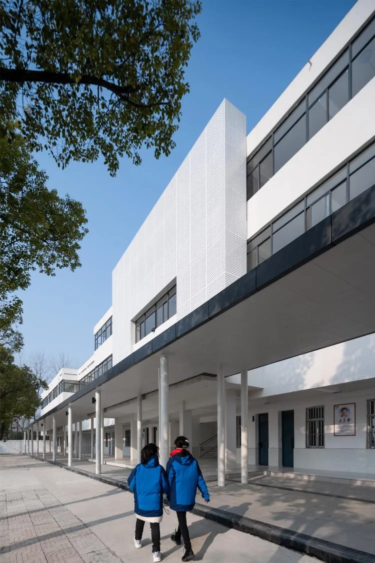 BIM Architecture | Rural Revitalization: Renovation of Township Middle Schools - Planning and Design of Xinrui Guhe Middle School in Quanjiao County/Shanghai Sixu Architecture