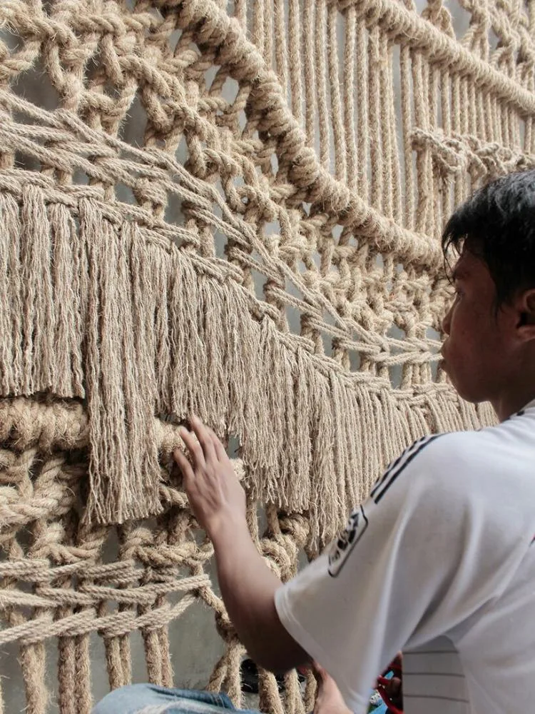 BIM Architecture | Tassel 'Cloak' by the Beach in Bali, the Temperature of Traditional Handicrafts/Agnes Hansella