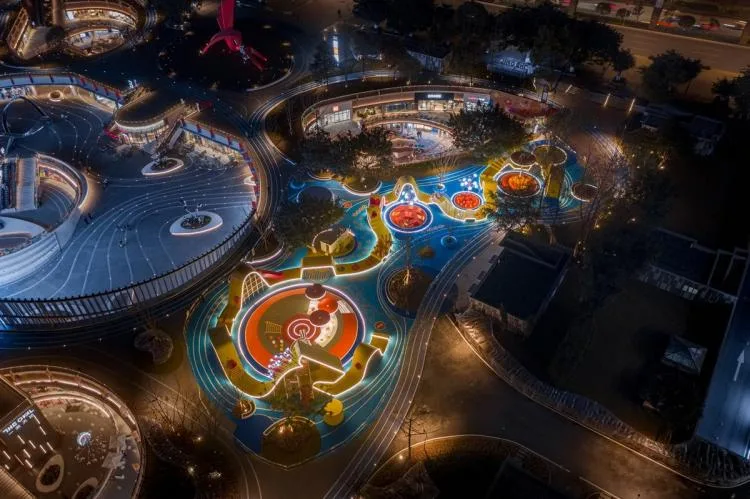 BIM Architecture | Golden Horse Wizard of Oz, a New Type of Public Space "City Toy"/Baizhu Design