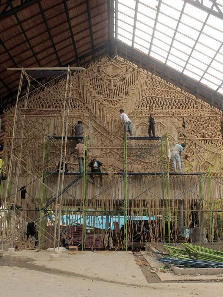 BIM Architecture | Tassel 'Cloak' by the Beach in Bali, the Temperature of Traditional Handicrafts/Agnes Hansella