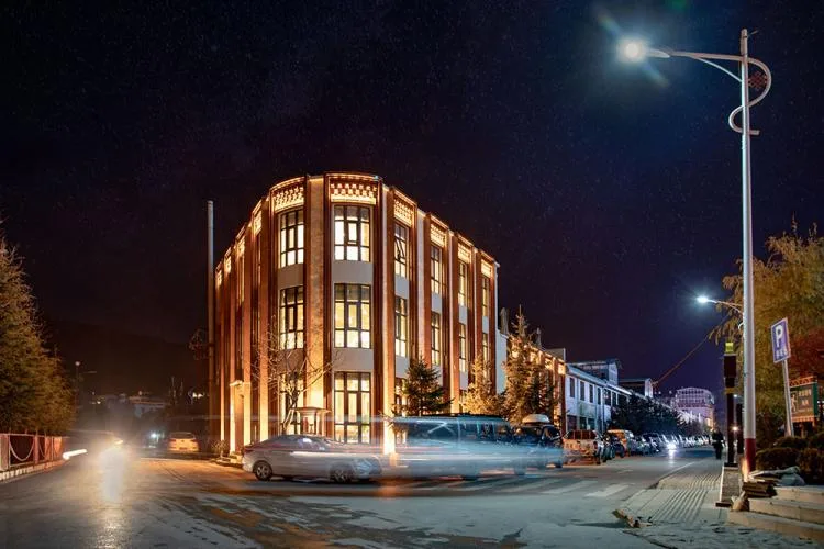 BIM Architecture | Kalakar Tibetan Food Culture Center, Shangri La/Pingjie Design