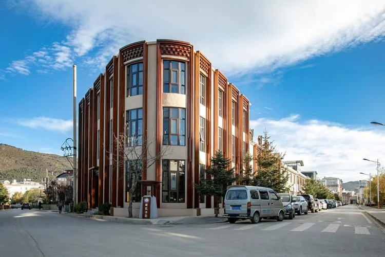 BIM Architecture | Kalakar Tibetan Food Culture Center, Shangri La/Pingjie Design