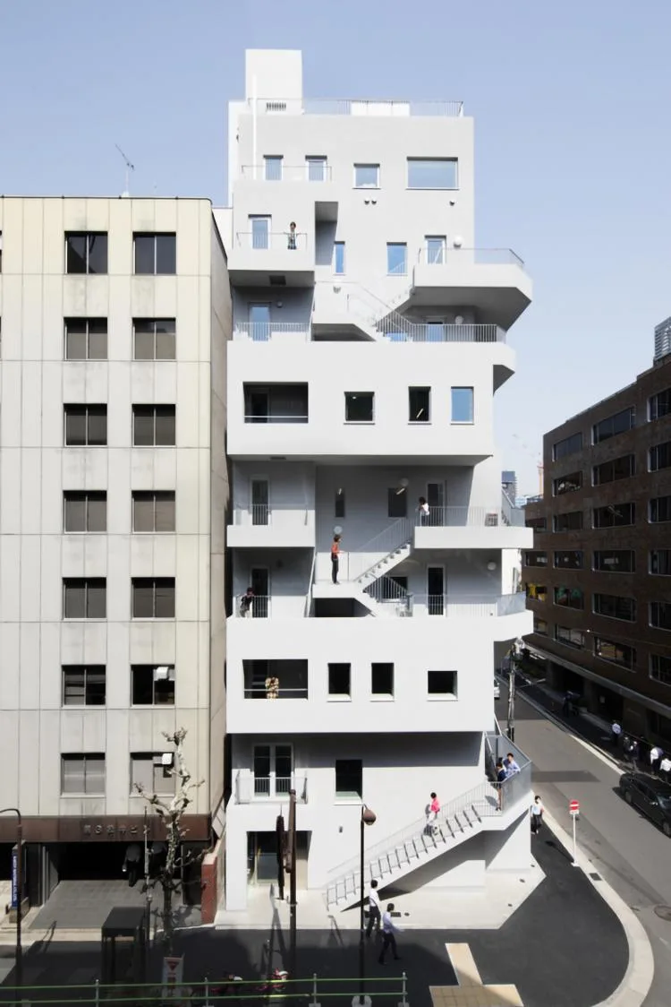 BIM Architecture | Arakawa Building, a residential and office building with overlapping staircases in a pure 'concave' shape/daily construction design