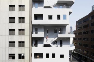 BIM Architecture: Arakawa Building Featuring Overlapping Staircases in a Distinctive Concave Design for Residential and Office Use-BIM WORLD