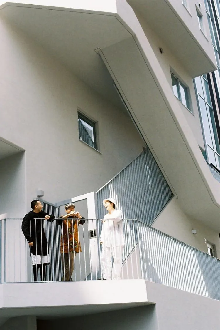 BIM Architecture | Arakawa Building, a residential and office building with overlapping staircases in a pure 'concave' shape/daily construction design