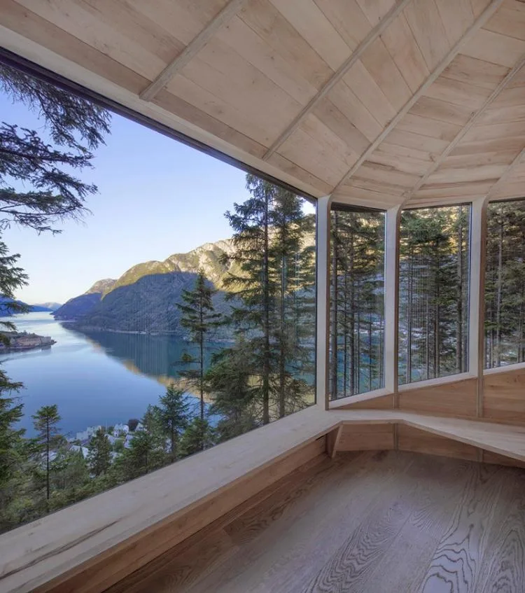 BIM Architecture | Norwegian 'Bird's Nest' style hut, supported by a tree trunk for a 15 ㎡ space/Helen& Hard
