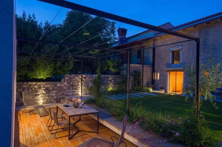 BIM architecture | Karst residential buildings, the rebirth of abandoned barns