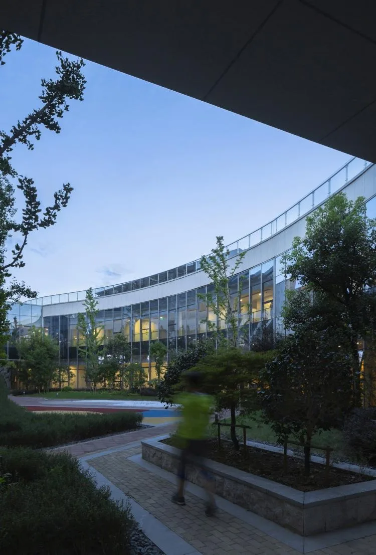 BIM Architecture | Huqiu Mountain, North of New City: Jinchang New City Sports Center/Zhongheng Design Group