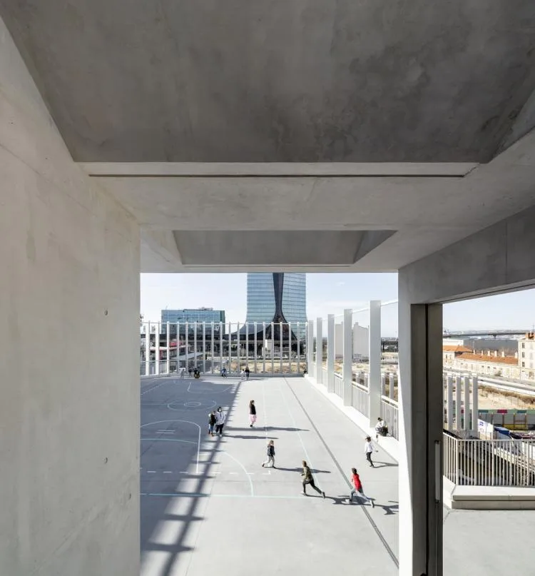 BIM Architecture | Antoine de Ruffi, Marseille Mineral Primary School, with a sculptural exterior that hides warmth and comfort beneath