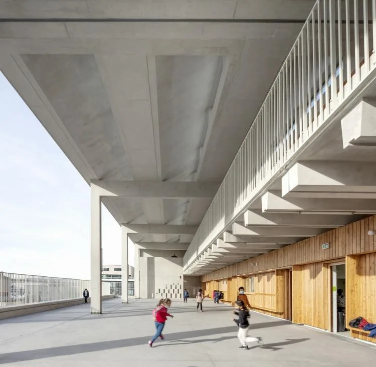 BIM Architecture | Antoine de Ruffi, Marseille Mineral Primary School, with a sculptural exterior that hides warmth and comfort beneath