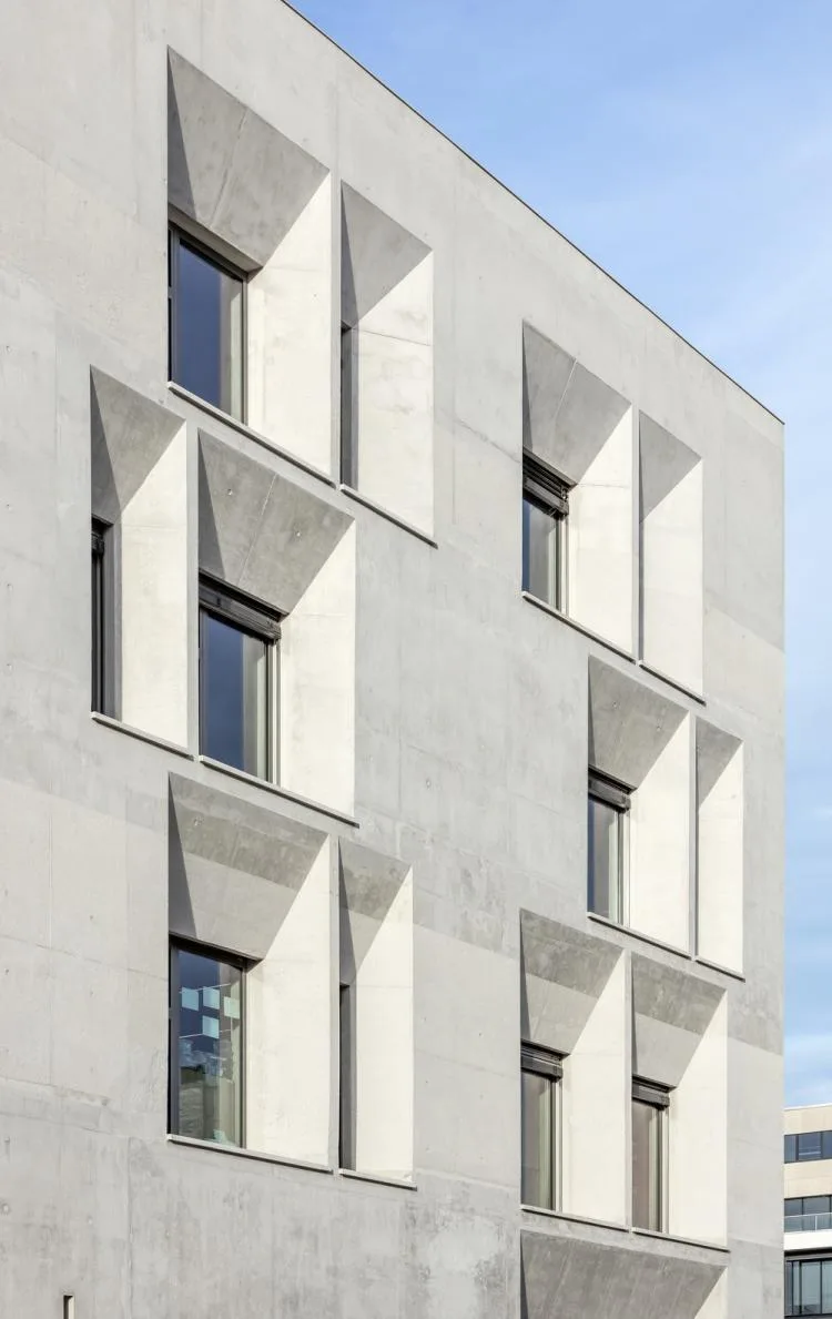 BIM Architecture | Antoine de Ruffi, Marseille Mineral Primary School, with a sculptural exterior that hides warmth and comfort beneath