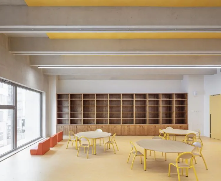 BIM Architecture | Antoine de Ruffi, Marseille Mineral Primary School, with a sculptural exterior that hides warmth and comfort beneath